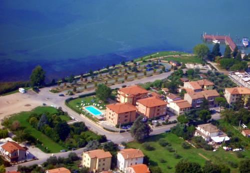 Ali Sul Lago Hotel San Feliciano Exterior photo